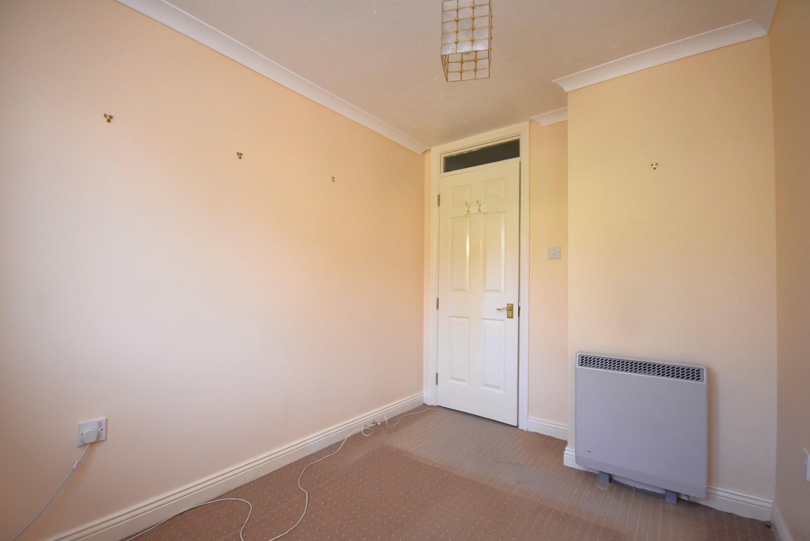 30 Alexandra Court, The Esplanade, Penarth, CF64 3LA